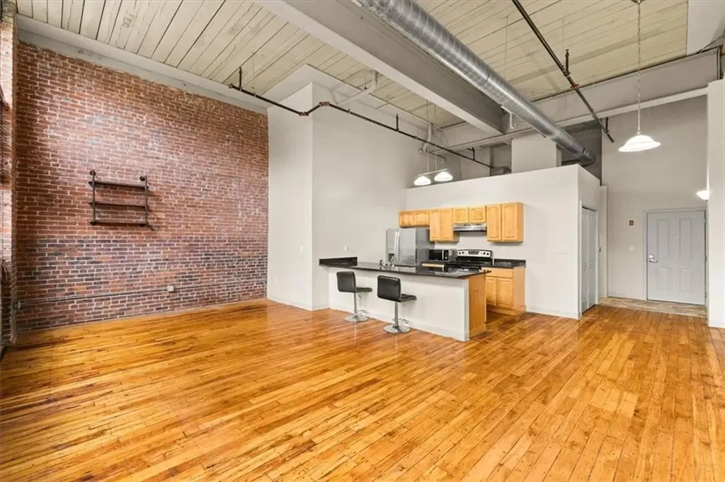 685 Social Street Woonsocket RI 02895