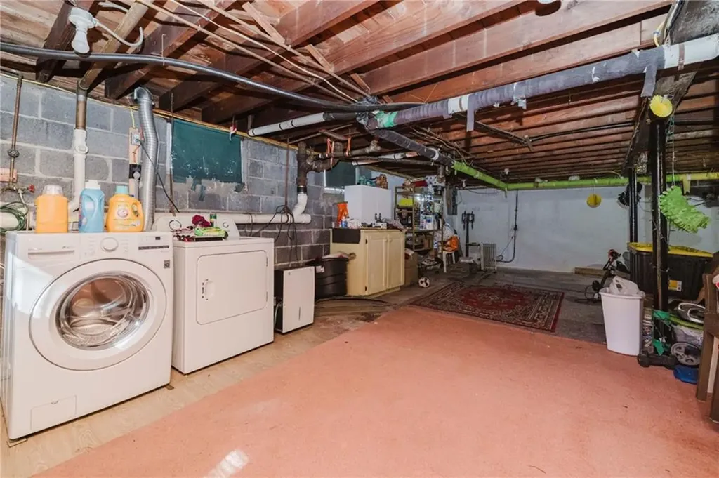 75 Randolph Avenue Tiverton RI 02878