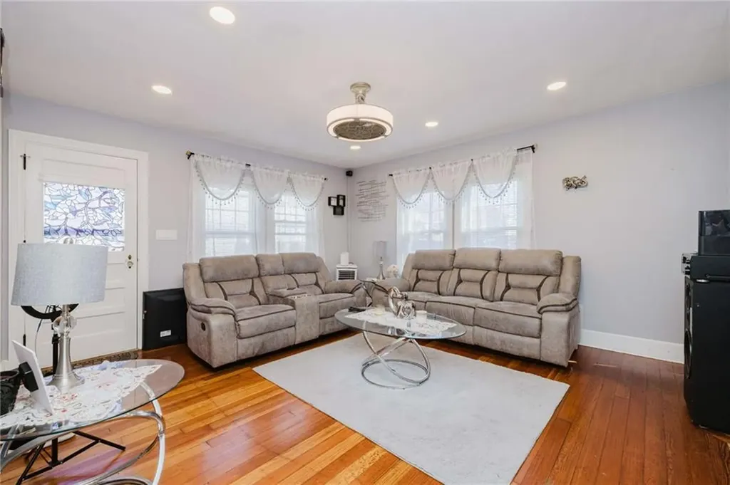 75 Randolph Avenue Tiverton RI 02878