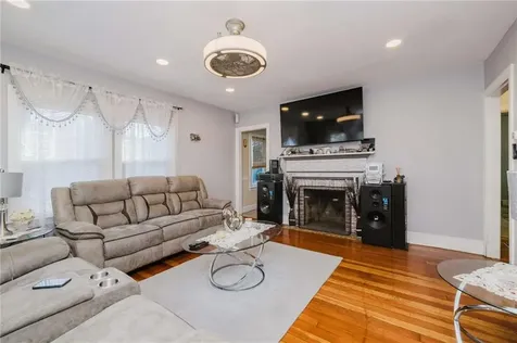 75 Randolph Avenue Tiverton RI 02878