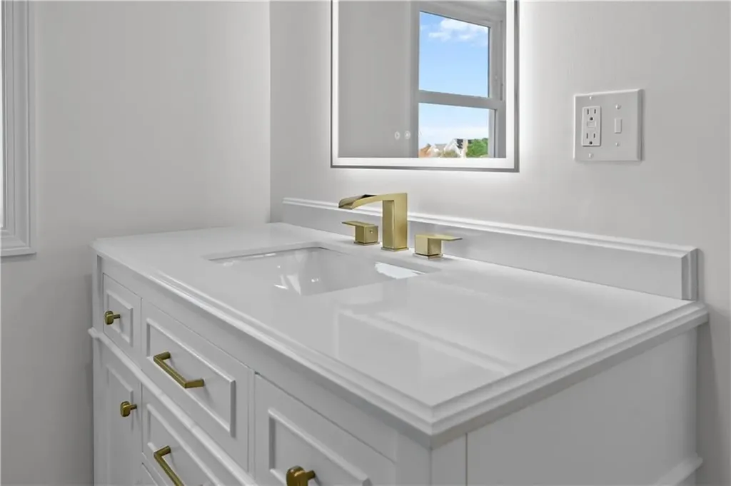 63 Clearview Avenue Portsmouth RI 02871