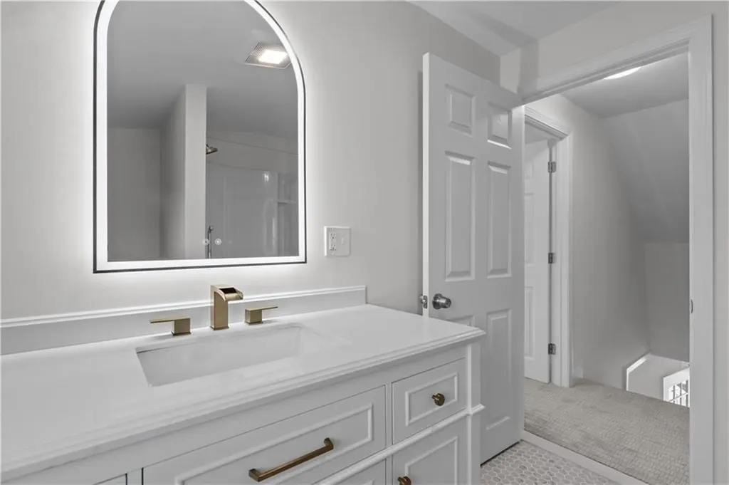 63 Clearview Avenue Portsmouth RI 02871