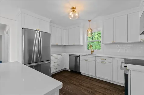 63 Clearview Avenue Portsmouth RI 02871