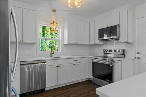 63 Clearview Avenue Portsmouth RI 02871