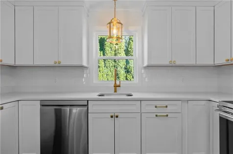 63 Clearview Avenue Portsmouth RI 02871