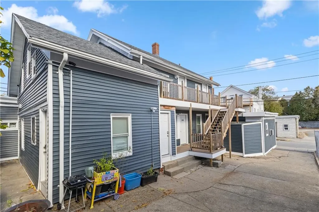 152 Washington Street Central Falls RI 02863
