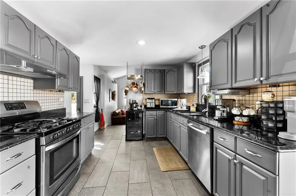 36 Woodbine Street East Providence RI 02915