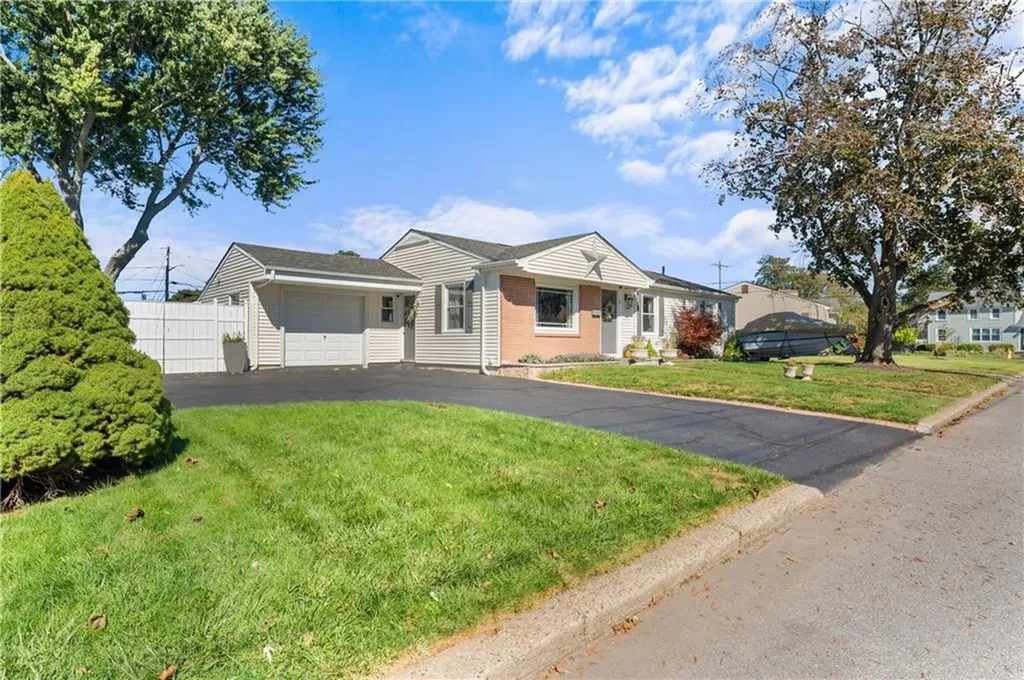 36 Woodbine Street East Providence RI 02915