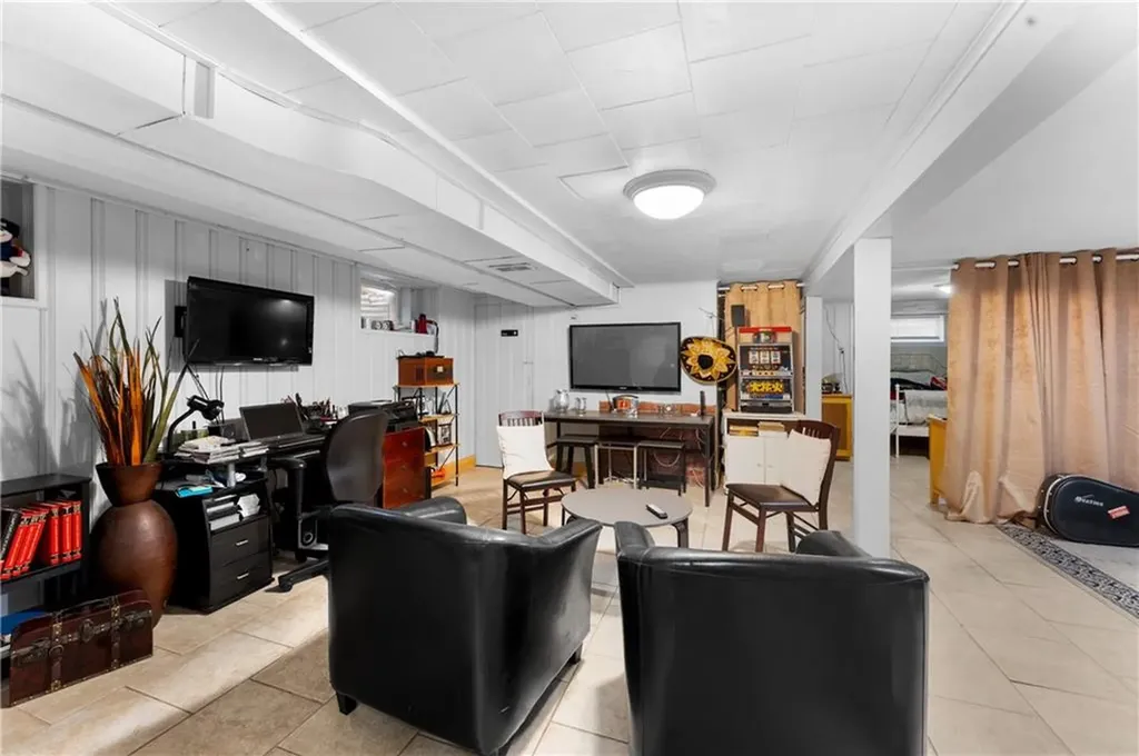 36 Woodbine Street East Providence RI 02915