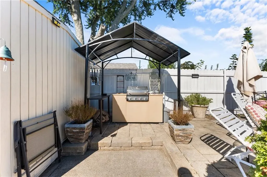 36 Woodbine Street East Providence RI 02915