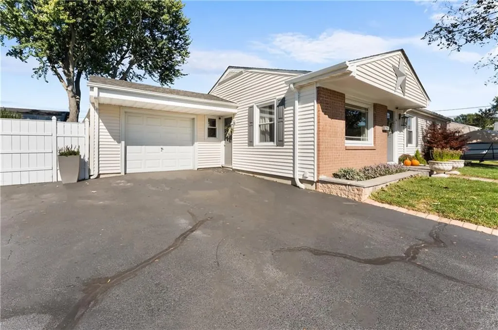 36 Woodbine Street East Providence RI 02915