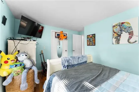 36 Woodbine Street East Providence RI 02915