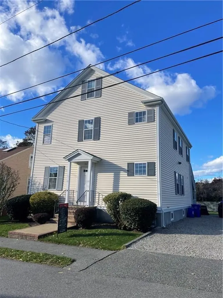 31 Garfield Avenue Bristol RI 02806