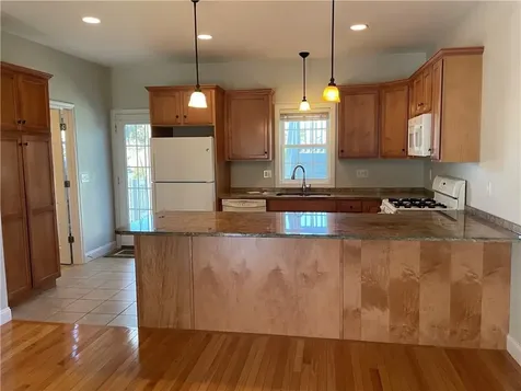 31 Garfield Avenue Bristol RI 02806