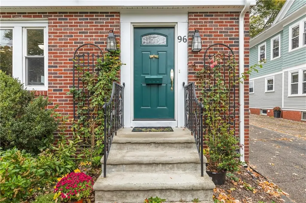 96 Woodbine Street Providence RI 02906