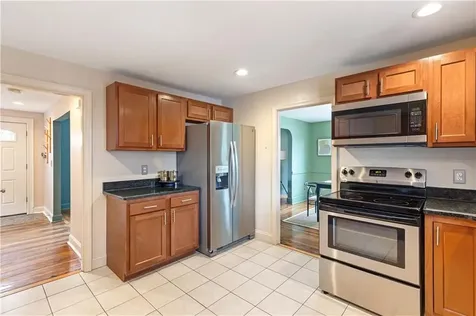 96 Woodbine Street Providence RI 02906