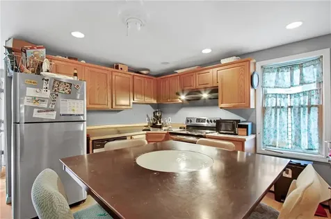 366 Wood Street Bristol RI 02809