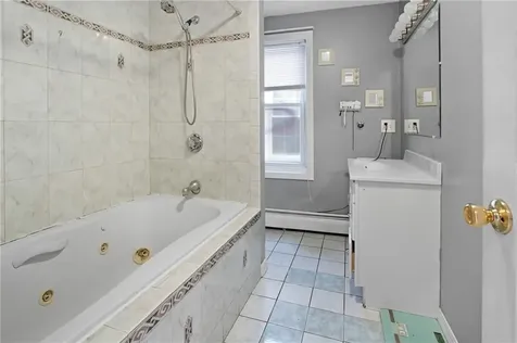 366 Wood Street Bristol RI 02809