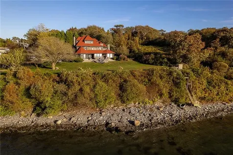 6 June Way Little Compton RI 02837