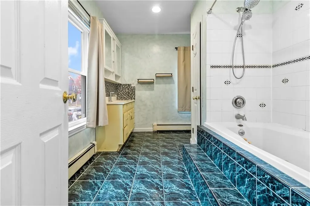 52 Curtis Avenue Attleboro MA 02703