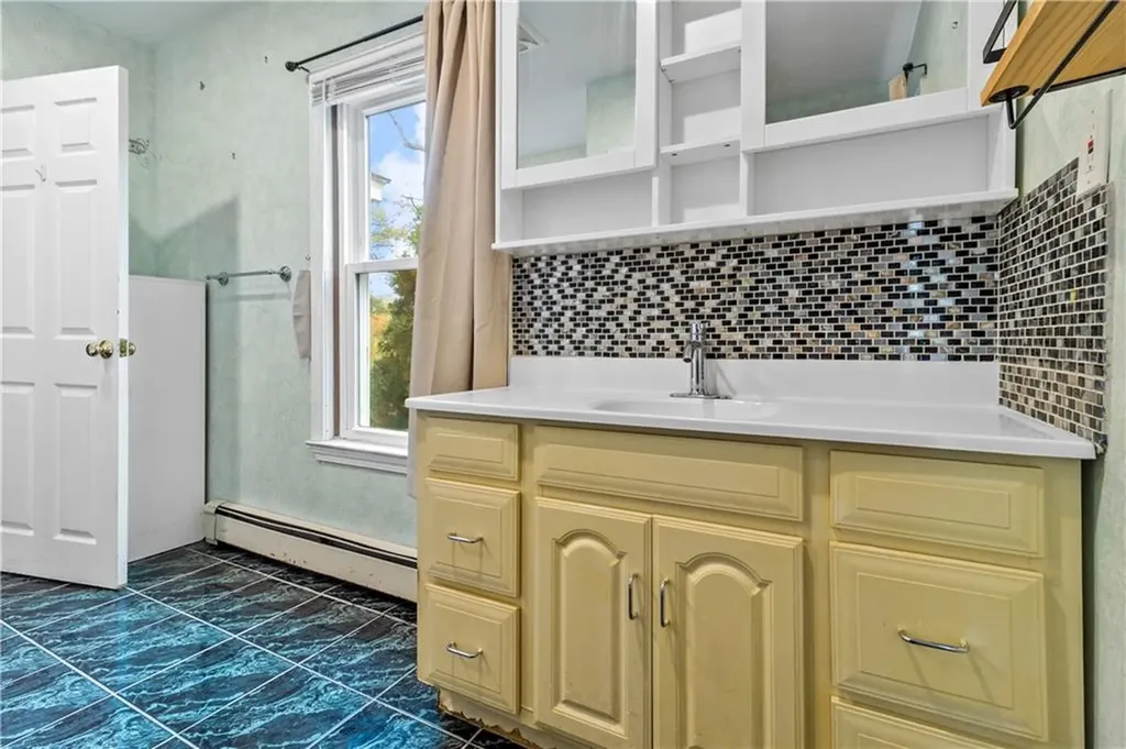 52 Curtis Avenue Attleboro MA 02703