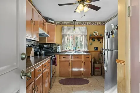 102 Hayden Avenue Tiverton RI 02878