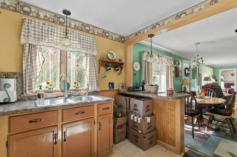 102 Hayden Avenue Tiverton RI 02878