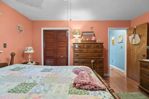 102 Hayden Avenue Tiverton RI 02878