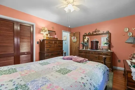 102 Hayden Avenue Tiverton RI 02878