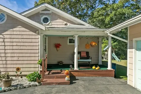 102 Hayden Avenue Tiverton RI 02878