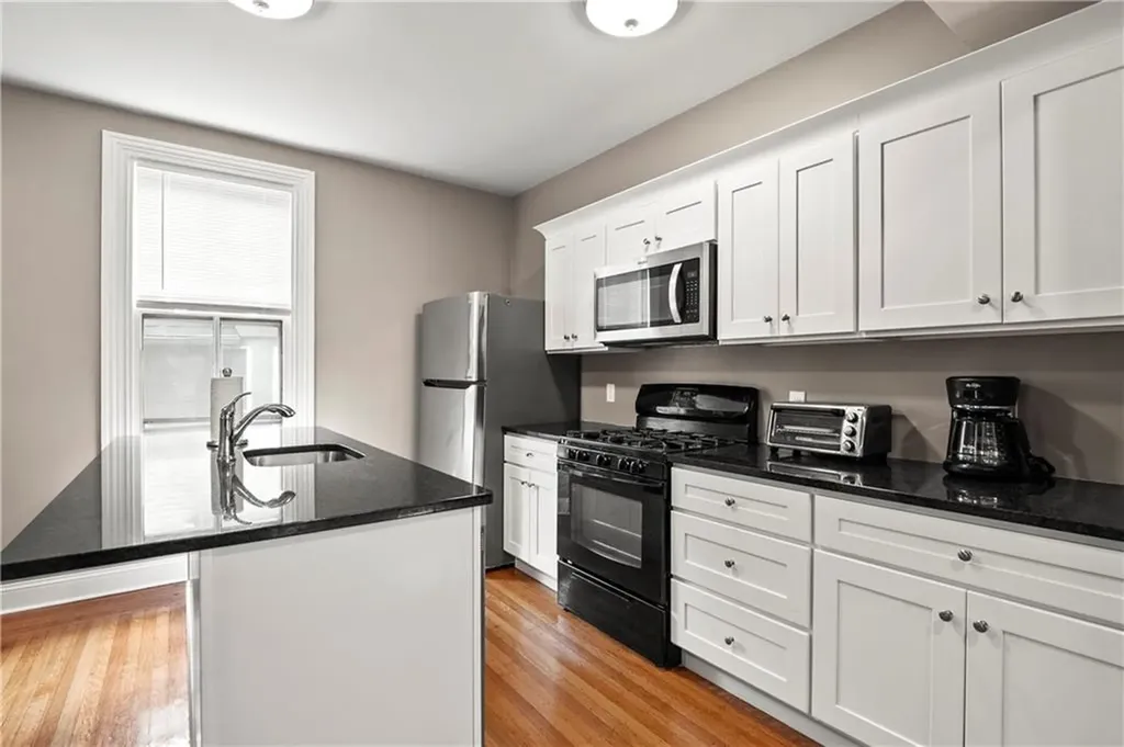 29 Creighton Street Providence RI 02906