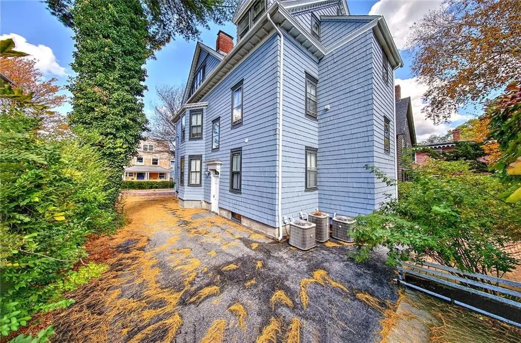 29 Creighton Street Providence RI 02906