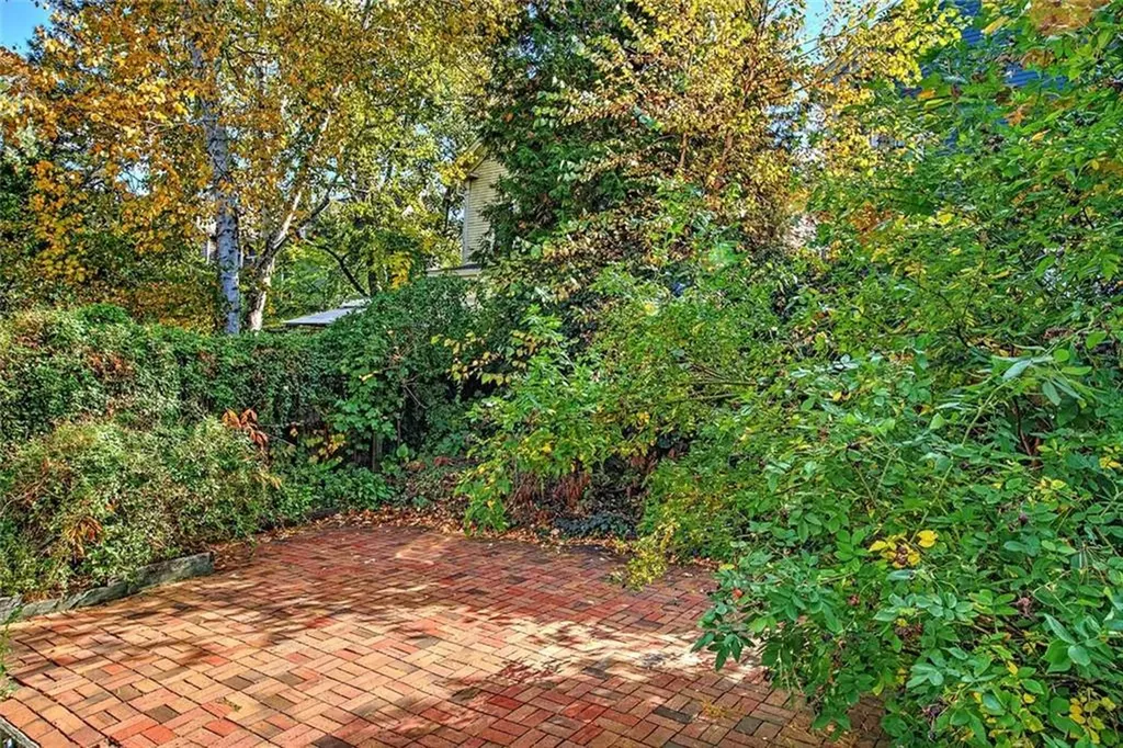 29 Creighton Street Providence RI 02906