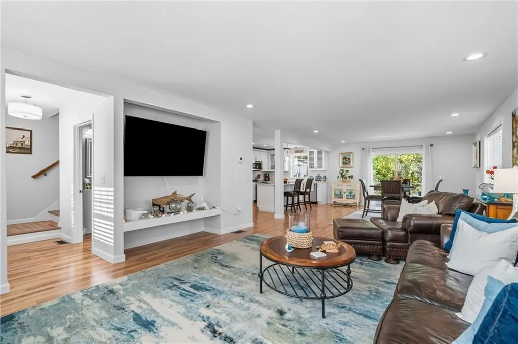 21 Wuddall Avenue Warwick RI 02889