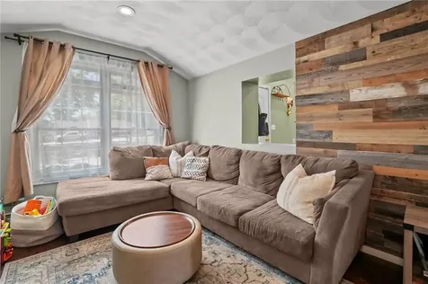 273 Main Street Cranston RI 02823