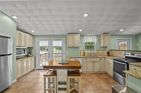 273 Main Street Cranston RI 02823