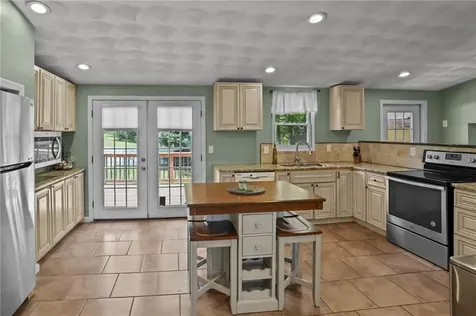 273 Main Street Cranston RI 02823