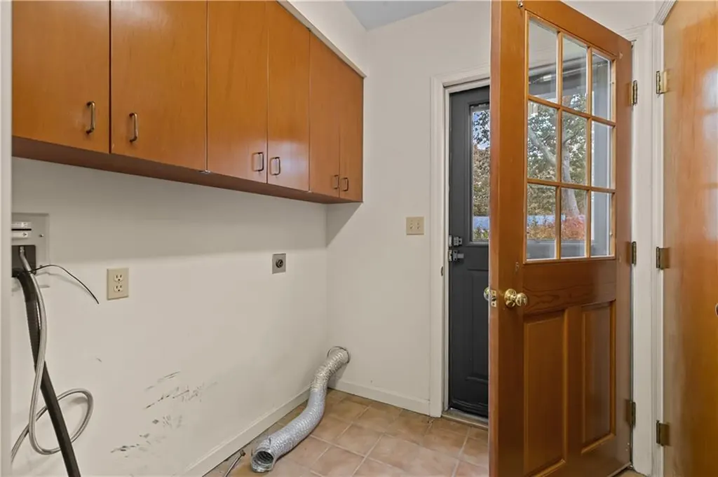 103 Cedar Island Road Narragansett RI 02882