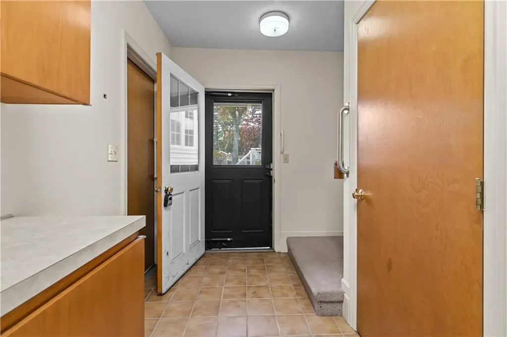 103 Cedar Island Road Narragansett RI 02882