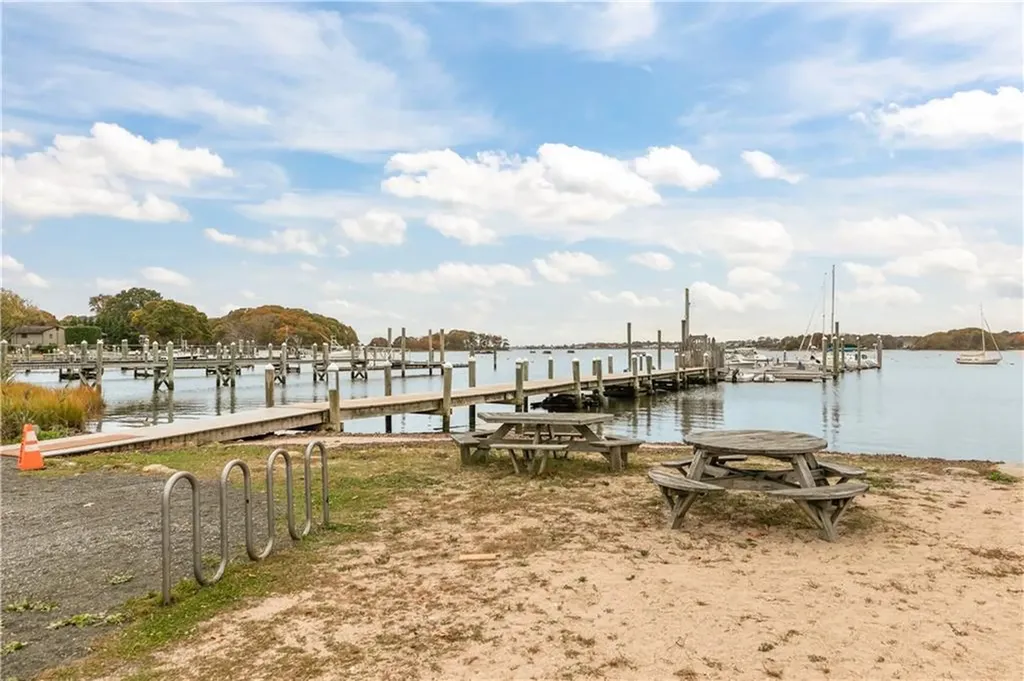 103 Cedar Island Road Narragansett RI 02882