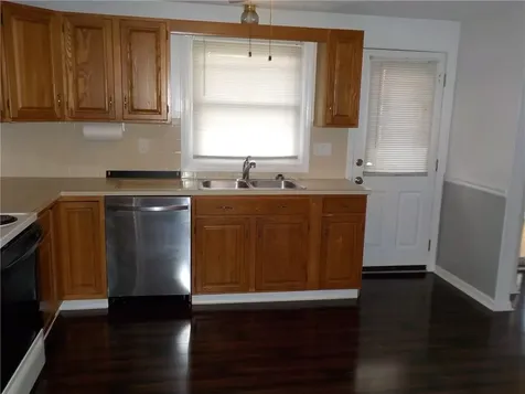 118 Pear Street Portsmouth RI 02871