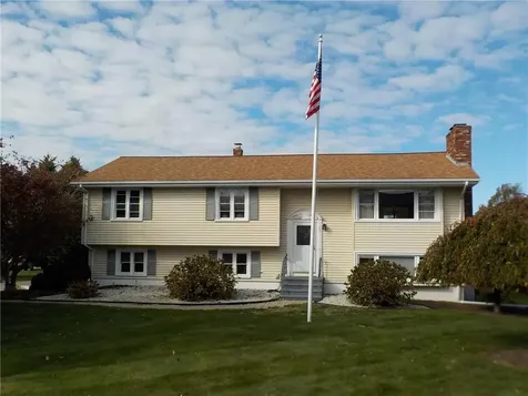 118 Pear Street Portsmouth RI 02871