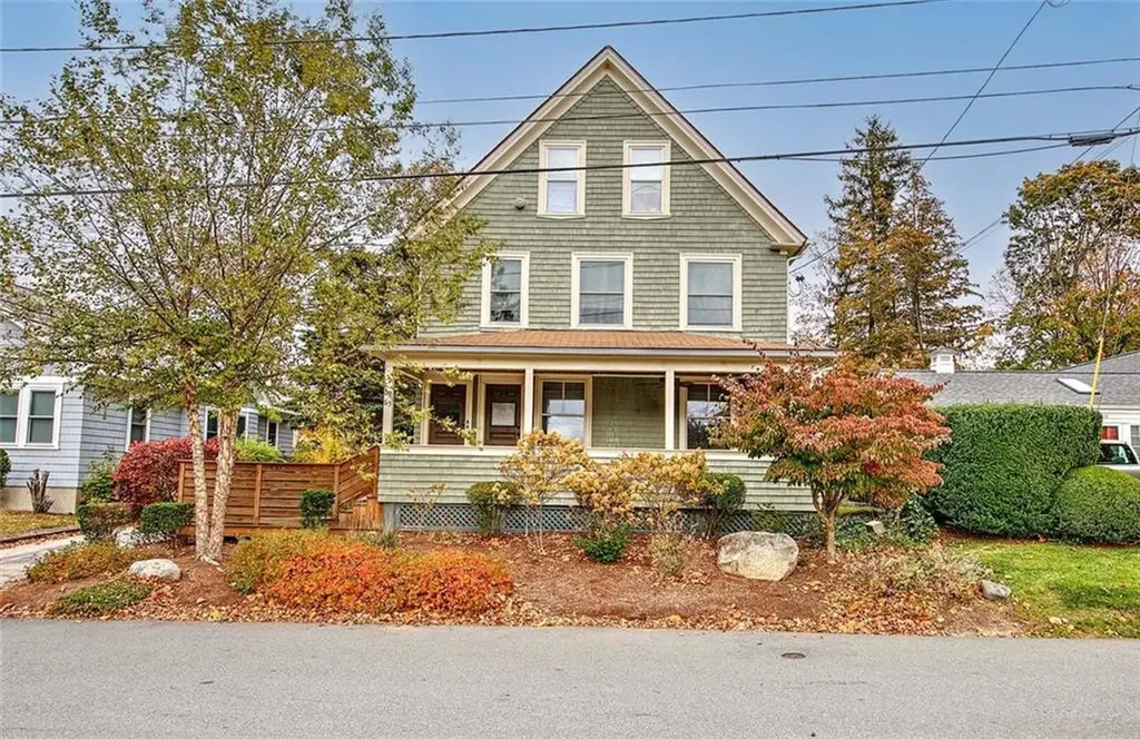 63 65 Greenwood Avenue East Providence RI 02916