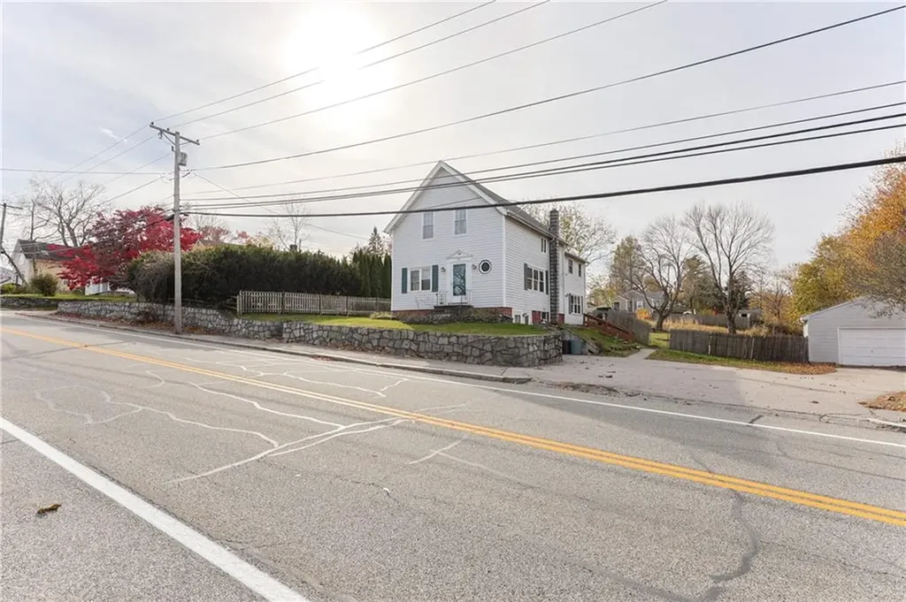 418 River Road Lincoln RI 02865