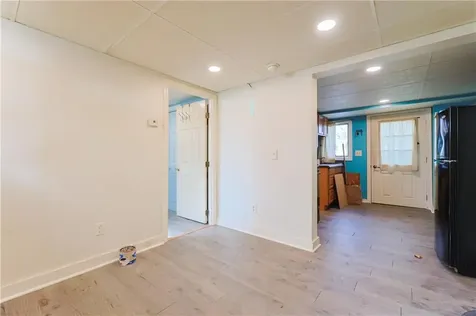 418 River Road Lincoln RI 02865