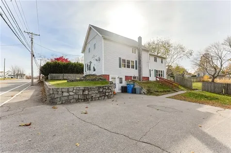 418 River Road Lincoln RI 02865