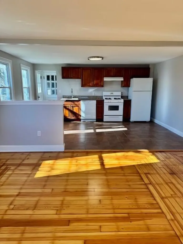 62 York Avenue Pawtucket RI 02860