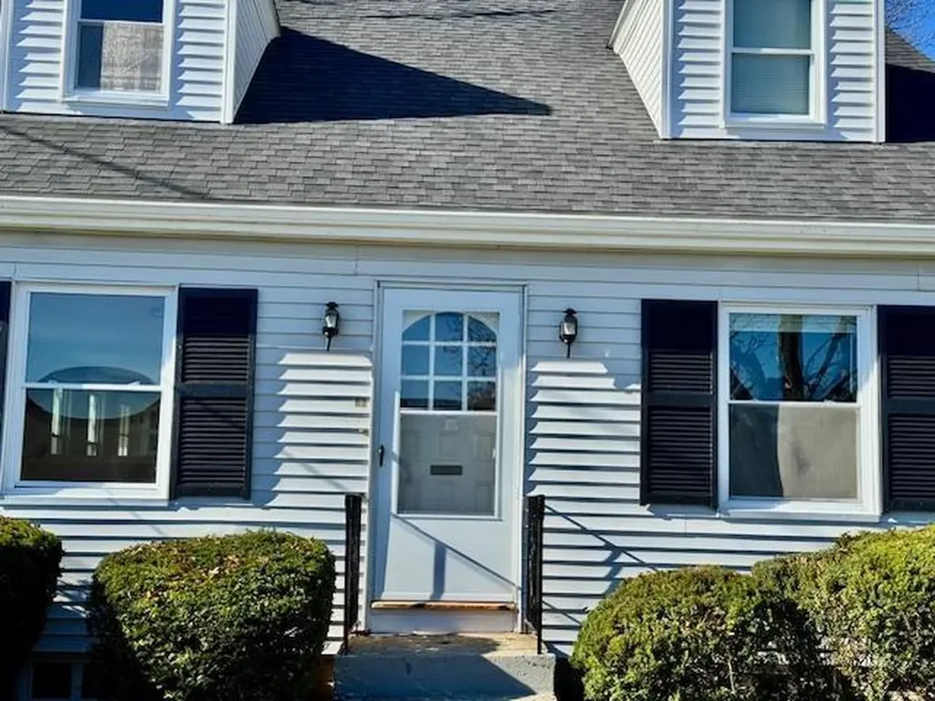 62 York Avenue Pawtucket RI 02860