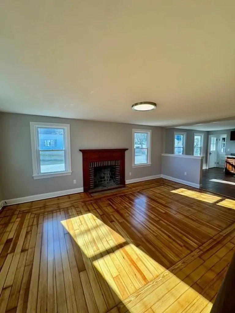 62 York Avenue Pawtucket RI 02860