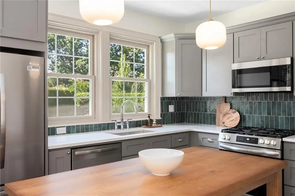 294 Cole Avenue Providence RI 02906